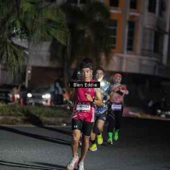 Runner Photo 7727903