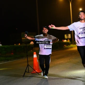 Runner Photo 7727939