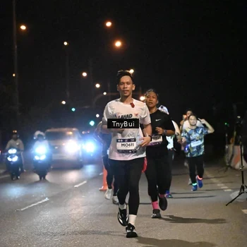 Runner Photo 7728019