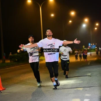 Runner Photo 7728033