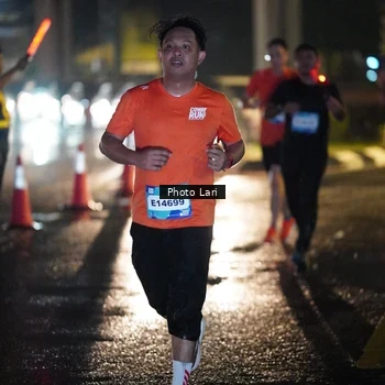 Runner Photo 7729001