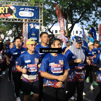 Runner Photo 7729009