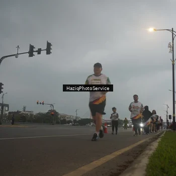 Runner Photo 7729017