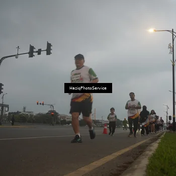 Runner Photo 7729018