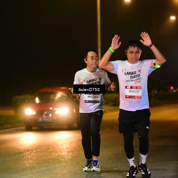 Runner Photo 7729039