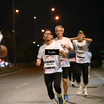 Runner Photo 7729073