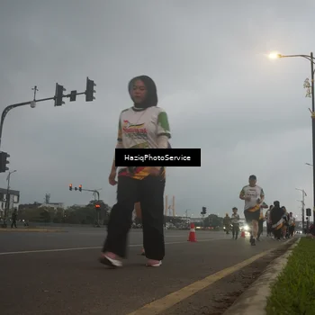 Runner Photo 7729074