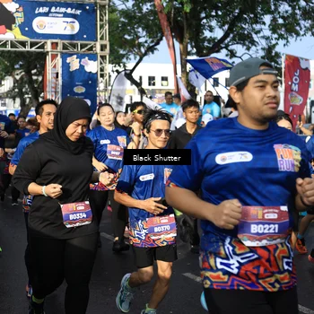 Runner Photo 7729083