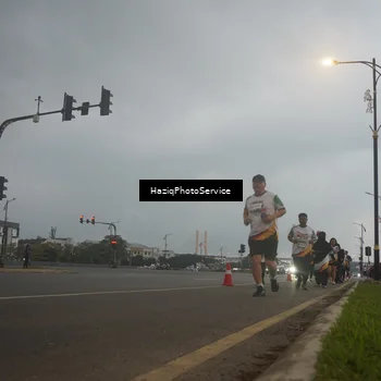 Runner Photo 7729088