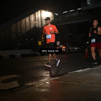 Runner Photo 7729091