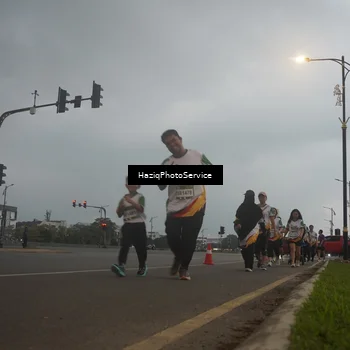 Runner Photo 7729103