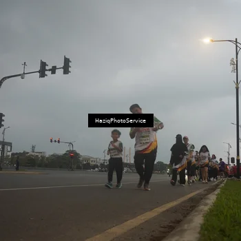 Runner Photo 7729113