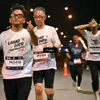 Runner Photo 7729120