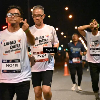 Runner Photo 7729130