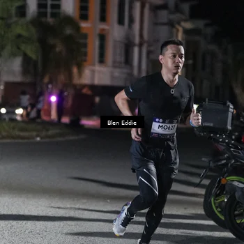 Runner Photo 7729165