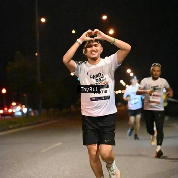 Runner Photo 7729218