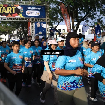 Runner Photo 7729243