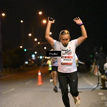 Runner Photo 7729293