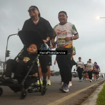 Runner Photo 7729414