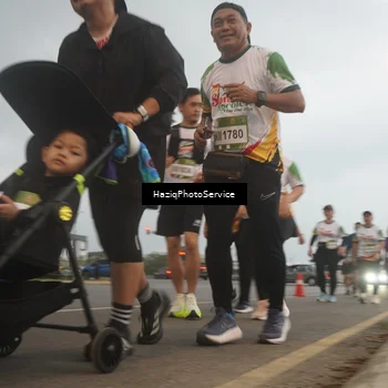 Runner Photo 7729416
