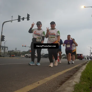 Runner Photo 7729473