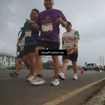 Runner Photo 7729563