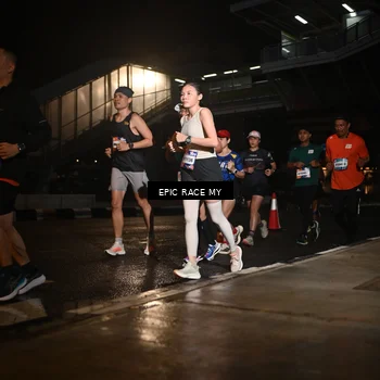 Runner Photo 7729570