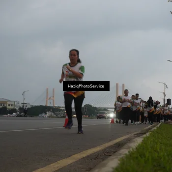 Runner Photo 7729596