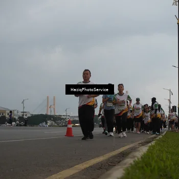 Runner Photo 7729615