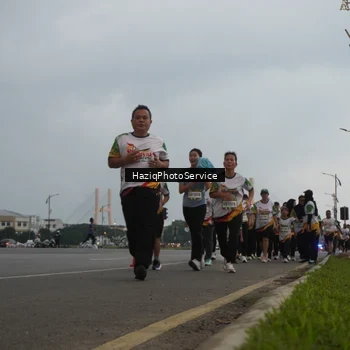 Runner Photo 7729655