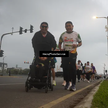 Runner Photo 7729662