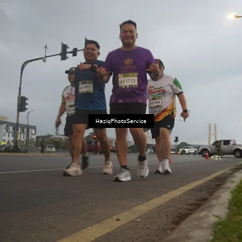 Runner Photo 7729737
