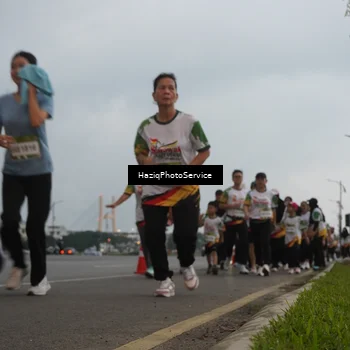 Runner Photo 7729749
