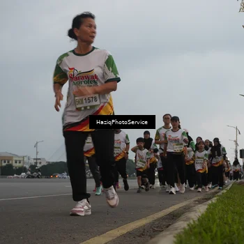 Runner Photo 7729775