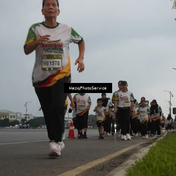 Runner Photo 7729776