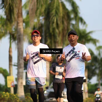 Runner Photo 7729802
