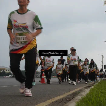 Runner Photo 7729817