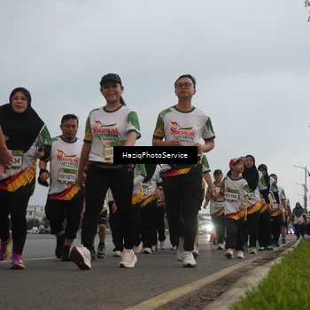 Runner Photo 7729868
