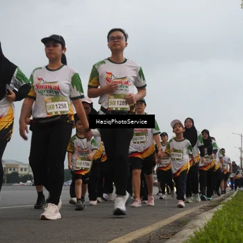 Runner Photo 7729883