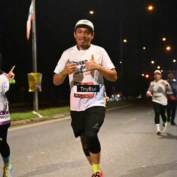 Runner Photo 7729913