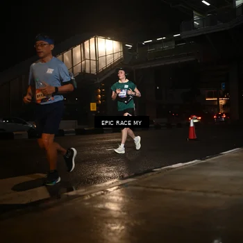 Runner Photo 7729914