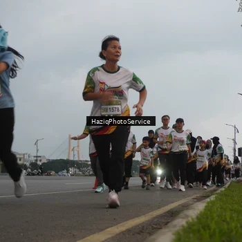 Runner Photo 7729924