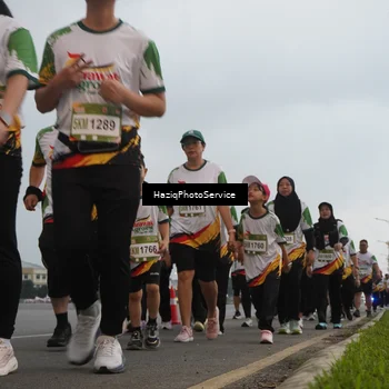 Runner Photo 7729944