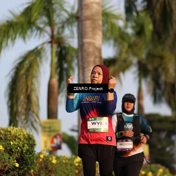 Runner Photo 7729973