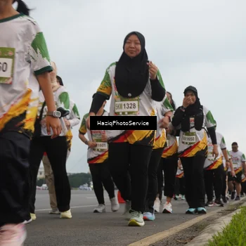 Runner Photo 7730015
