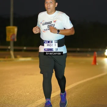 Runner Photo 7730035