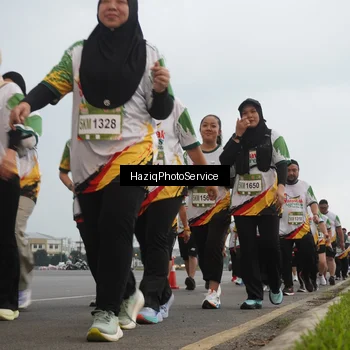 Runner Photo 7730036