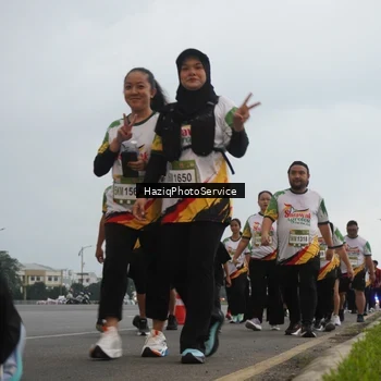 Runner Photo 7730074
