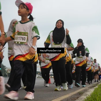 Runner Photo 7730109