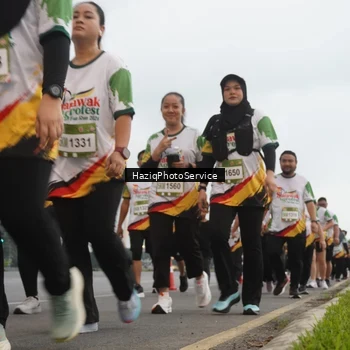Runner Photo 7730116
